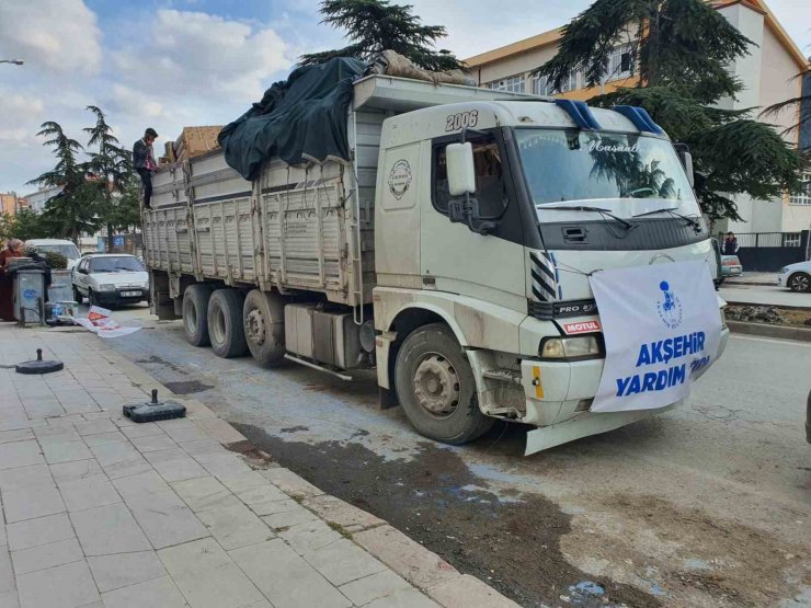 Akşehir Belediyesi yardımlarını sürdürüyor