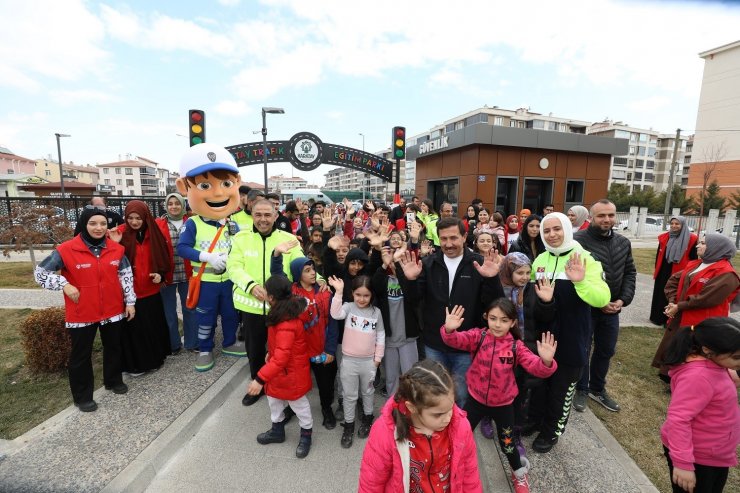 Karatay Belediyesi depremzede çocukları sosyalleştiriyor