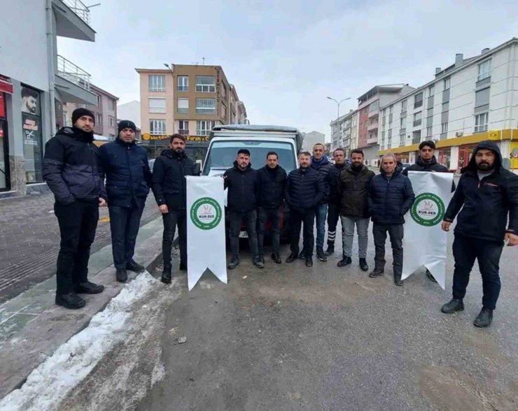 Depremin yaralarını sarmak için çalışıyorlar