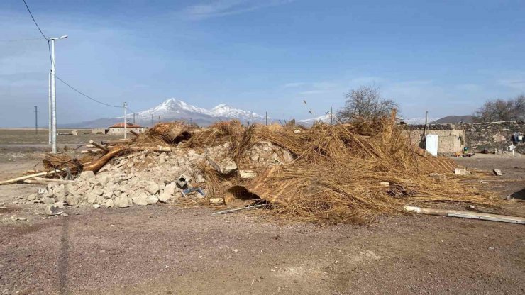 Ereğli Belediyesi depremde hasar gören evi yıkıp yenisini yapacak