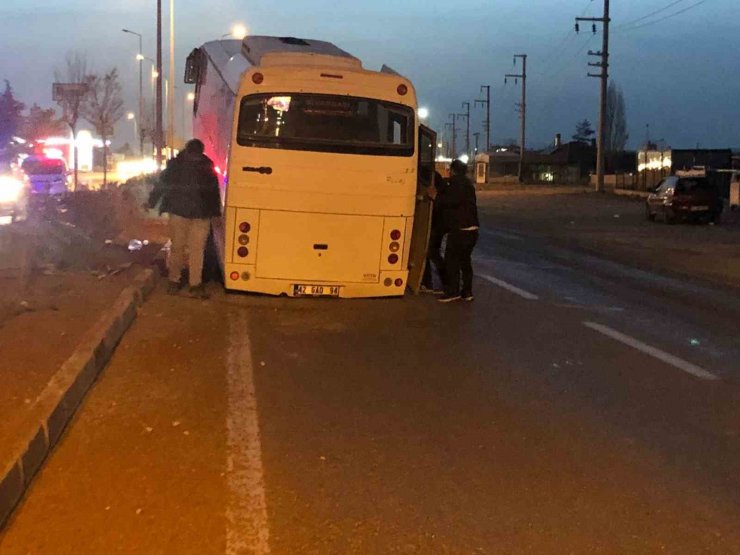 Konya’da servis midibüsleri çarpıştı: 6 yaralı