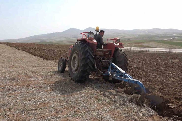 Olağanüstü kuraklık çiftçiyi tedirgin etti: "Canımız tarlaya gitmek istemiyor"