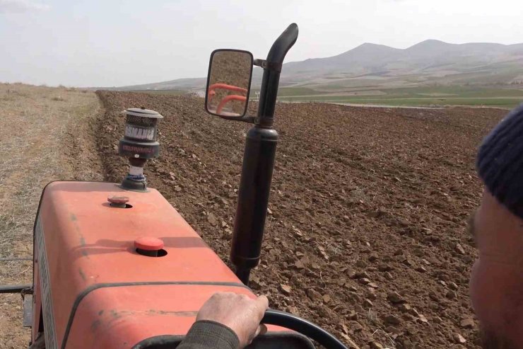 Olağanüstü kuraklık çiftçiyi tedirgin etti: "Canımız tarlaya gitmek istemiyor"