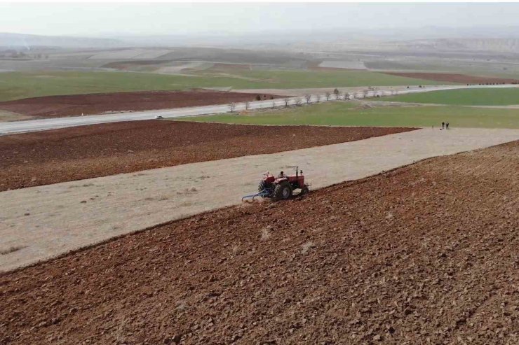 Olağanüstü kuraklık çiftçiyi tedirgin etti: "Canımız tarlaya gitmek istemiyor"