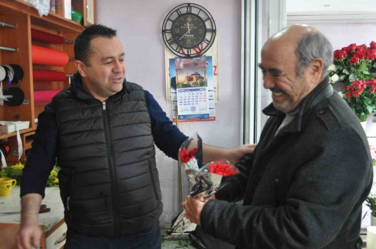 Çiçekçiler 8 Mart Dünya Kadınlar Günü’nün buruk geçeceğini düşünüyor