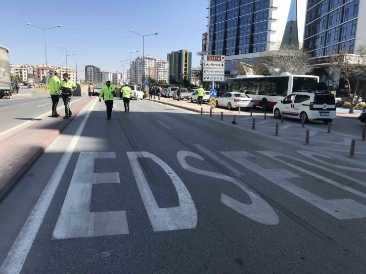 Otomobilin çarptığı 44 yaşındaki kadın hayatını kaybetti