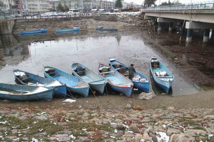 Türkiye’nin en büyük tatlı su gölünde balık av yasağı başlıyor