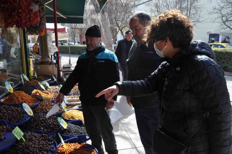 Ramazan hazırlıkları başlayınca hurma satışları arttı