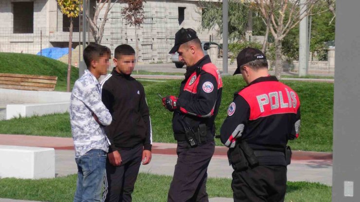 Polis, okul ve öğrencileri dron ile takip edip denetliyor