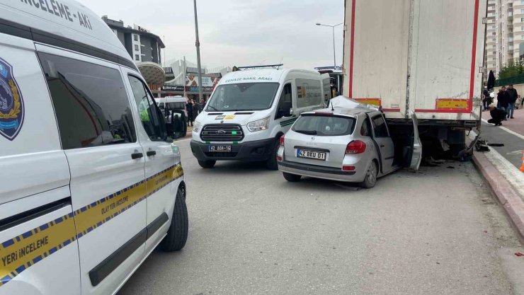 Konya’da otomobil park halindeki tıra çarptı: 1 ölü, 3 yaralı