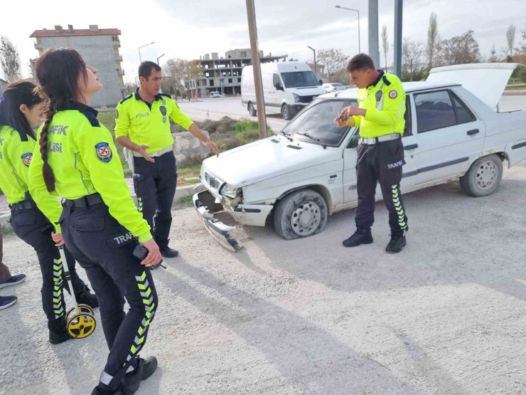 Otomobil motosiklete çarptı: 1 ölü