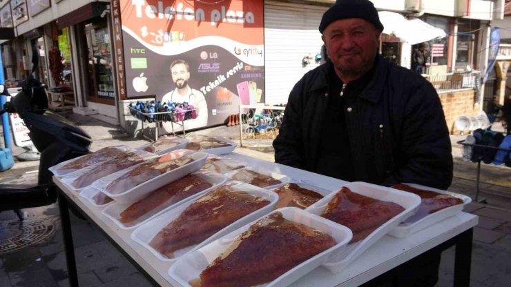 Yozgat’ta ekmek kadayıfı iftar sofralarını süslüyor