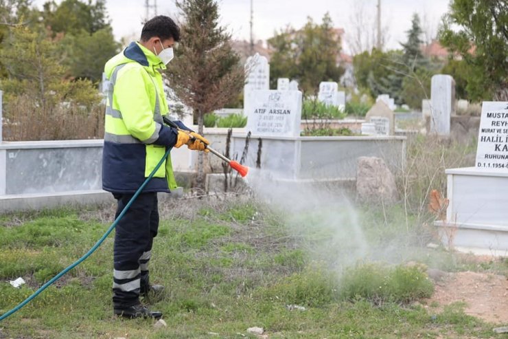 Aksaray Belediyesinden mezarlıklarda bayram temizliği