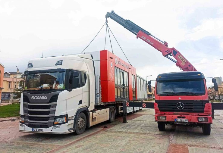 NEÜ öğrencilerinin tasarladığı sağlık kabini Hatay’a gönderildi