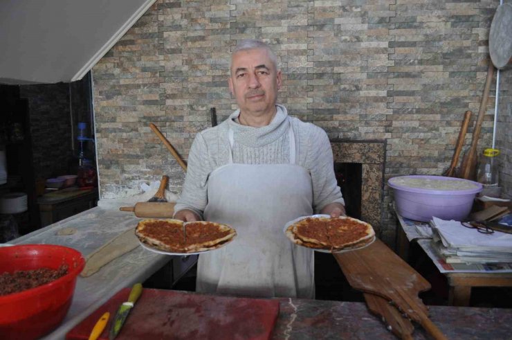 Ramazan ayında pide geleneğinden vazgeçilmedi