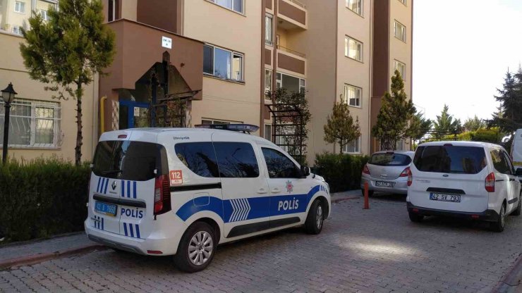 Cinnet getiren emekli polis, karısını ve çocuklarını beylik silahıyla vurdu