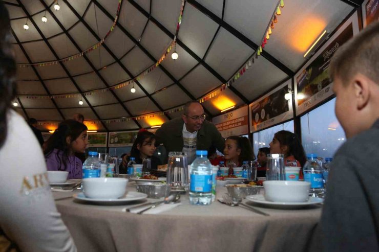 Başkan Kavuş, çocukların ilk iftar heyecanına ortak oldu