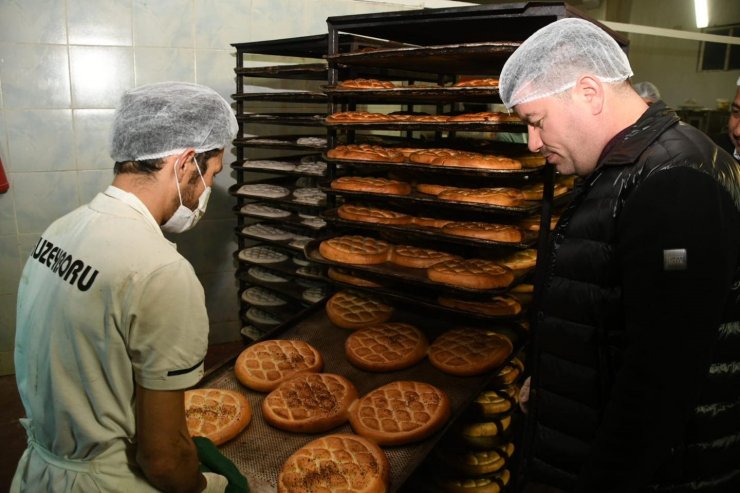 Aksaray’da 30 bin tahinli ve 130 bin Ramazan pidesi dağıtıldı