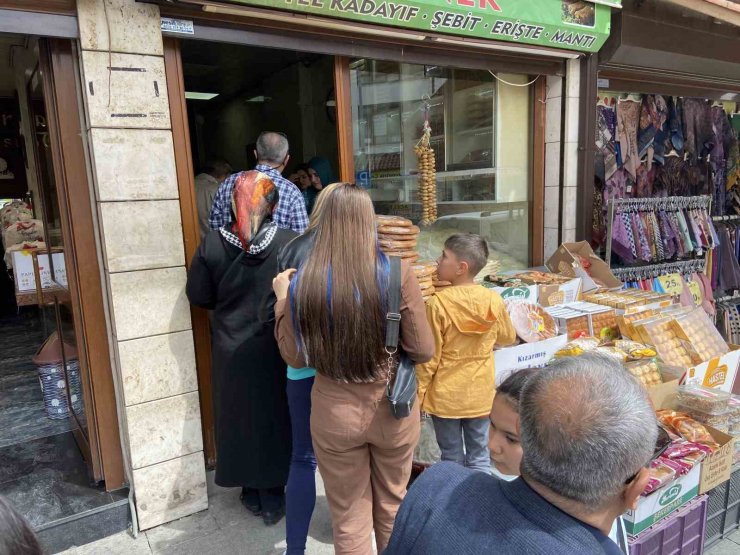 Bayram öncesi geleneksel üretim tel kadayıfa ilgi