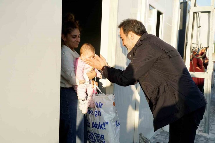 Konya Konteyner Kentte bayram öncesi çocuklar ve aileler unutulmadı