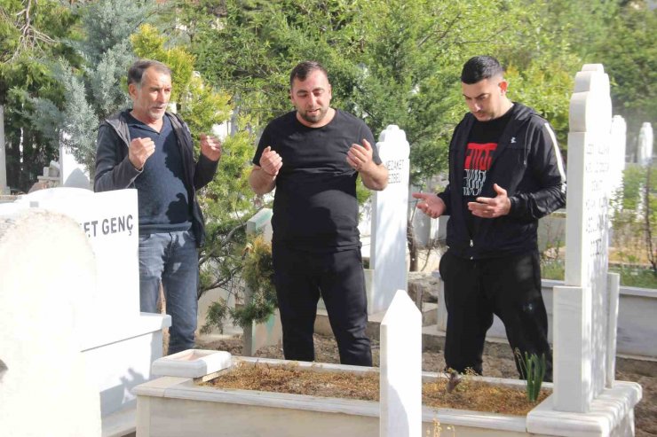 Konya’da mezarlıklarda bayram yoğunluğu