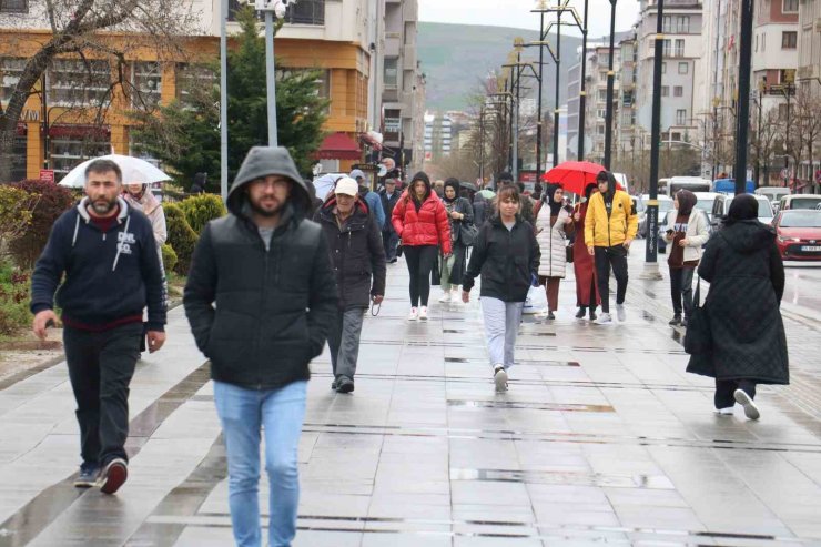 Yüksek hızlı tren Sivaslıları heyecanlandırdı