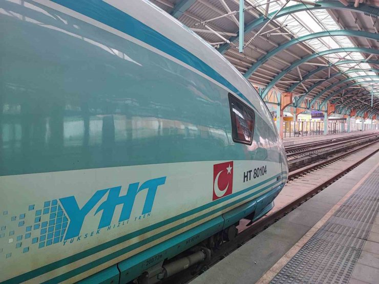 Yüksek hızlı tren Sivaslıları heyecanlandırdı