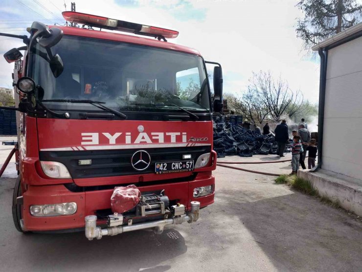 Sebze halindeki yangın büyümeden söndürüldü