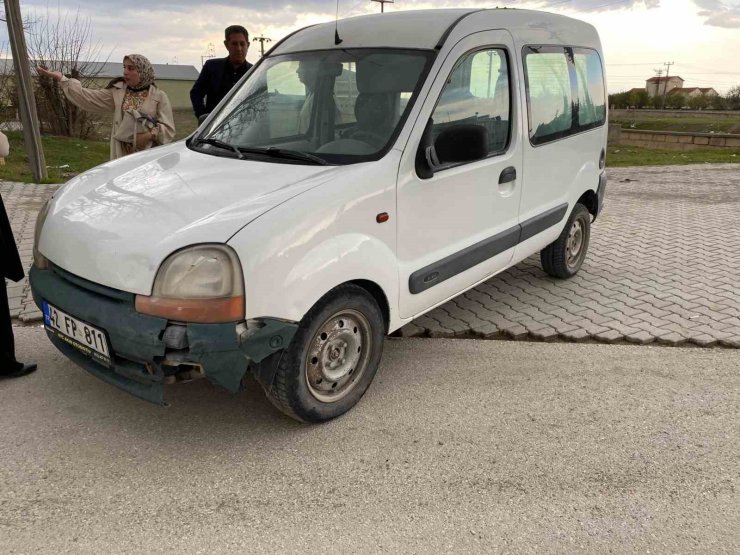 Konya’da motosiklet ile hafif ticari araç çarpıştı: 2 yaralı