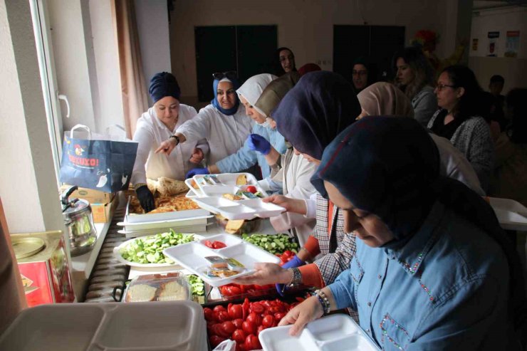 Öğretmenler, bu sefer depremzede çocuklar için el ele verdi