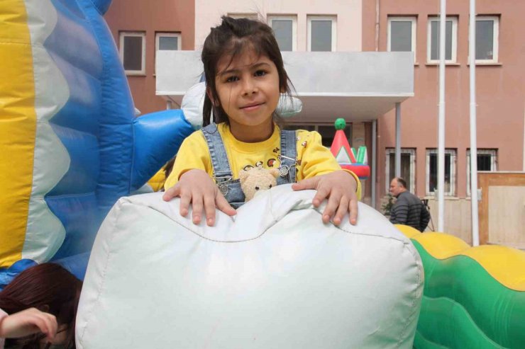 Öğretmenler, bu sefer depremzede çocuklar için el ele verdi