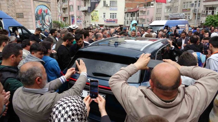 Niksar’a gelen Toog’a vatandaşlardan yoğun ilgi