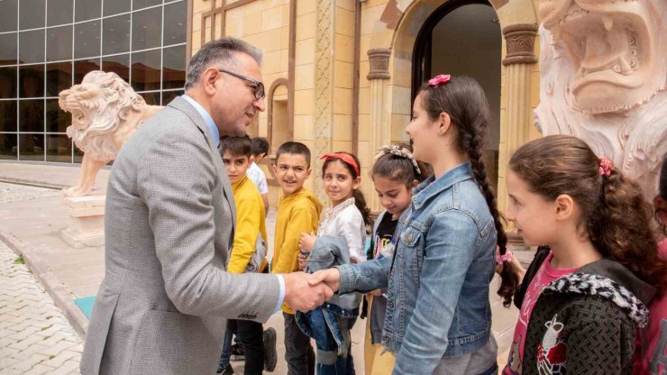 Öğrenciler, Selçuk Üniversitesi Müzesini gezdi