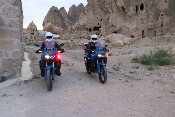 Motosikletli jandarma timleri tarihi mekanlarda kuş uçurtmuyor