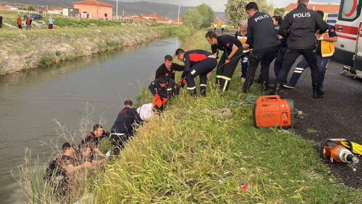 Aksaray’da araç kanala düştü: 1 ölü, 1 yaralı