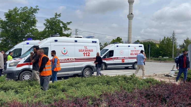 Aksaray’da 2 otomobil çarpıştı: 3 ölü, 2 ağır yaralı