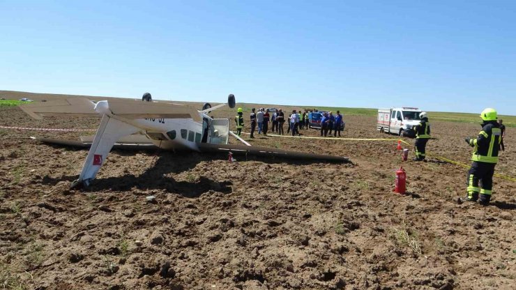 Aksaray’da eğitim uçağı düştü, pilotlar sağ kurtuldu