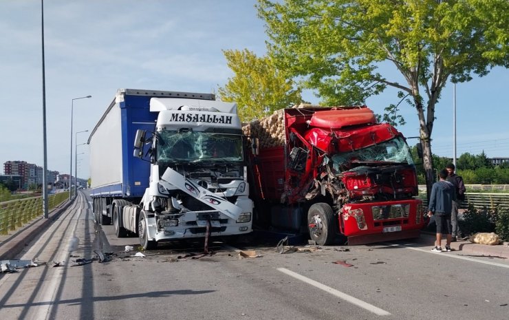 Konya’da 3 araçlı zincirleme kaza