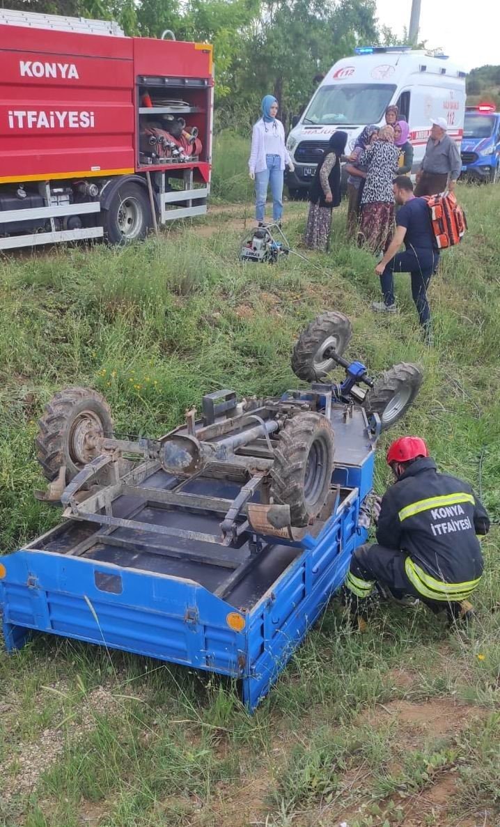 Devrilen patpatın altında kalan sürücü hayatını kaybetti