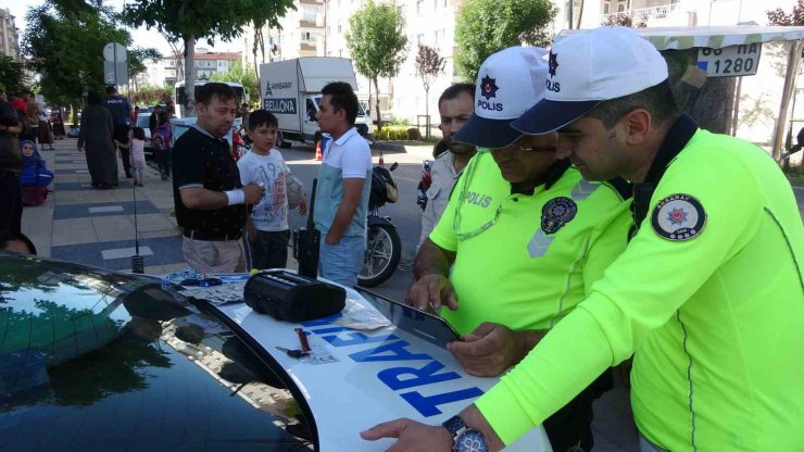 2’si bebek 8’i çocuk tam 16 kişi bindi, minibüs değil motosiklet