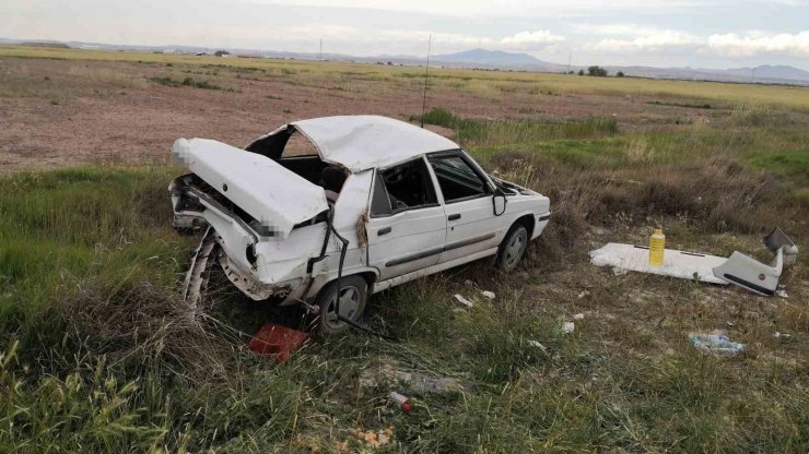 Aksaray’da 2 araç çarpıştı: 1’i ağır 3 yaralı