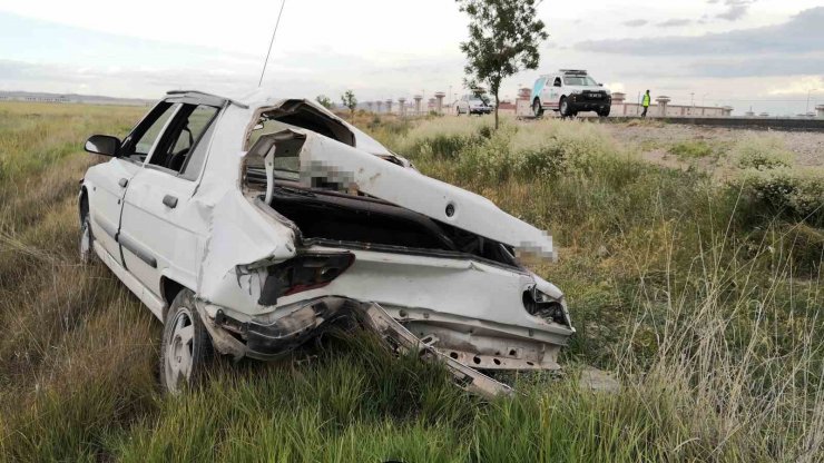 Aksaray’da 2 araç çarpıştı: 1’i ağır 3 yaralı