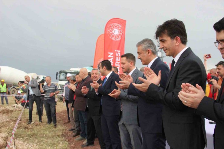 Karaman’da Türkiye’nin ilk Elma Borsası’nın temeli atıldı