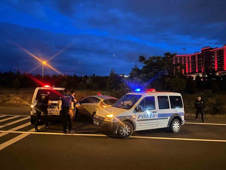 Aksaray’da hareketli dakikalar, şüpheliler kaçtı polis kovaladı