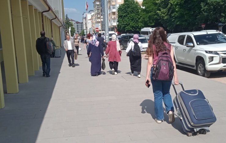 Eskişehir Tren Garı’nda bayram tatili hareketliliği