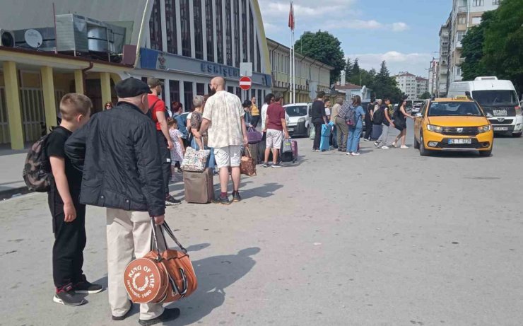 Eskişehir Tren Garı’nda bayram tatili hareketliliği