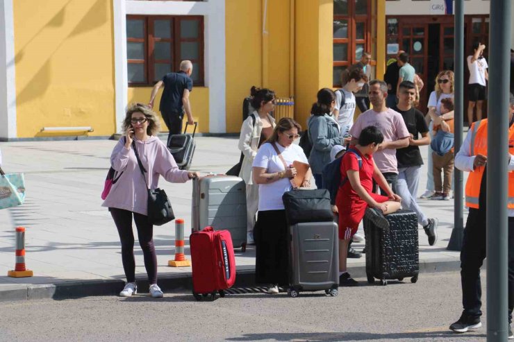 Sivas-Ankara Yüksek Hızlı Tren hattında bayram yoğunluğu