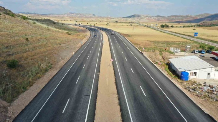 Ankara-Nallıhan bölünmüş kara yolunun bir kısmı trafiğe açıldı