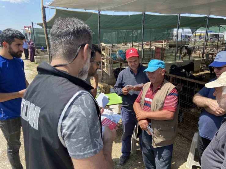 Konya’da polisten kurban pazarında sahte para uyarısı