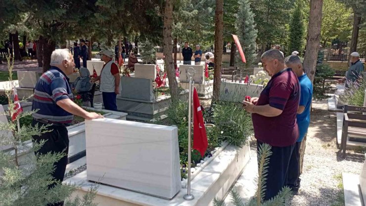 Konya’da mezarlıklarda bayram yoğunluğu